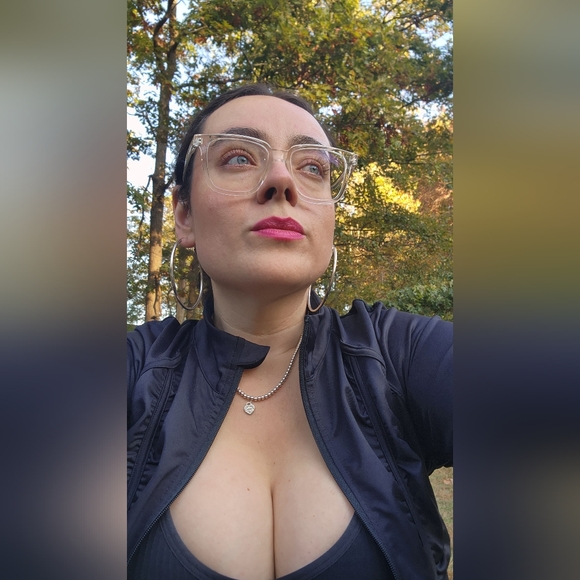 Meet your Posher, Theresa - Picture 6 of 6